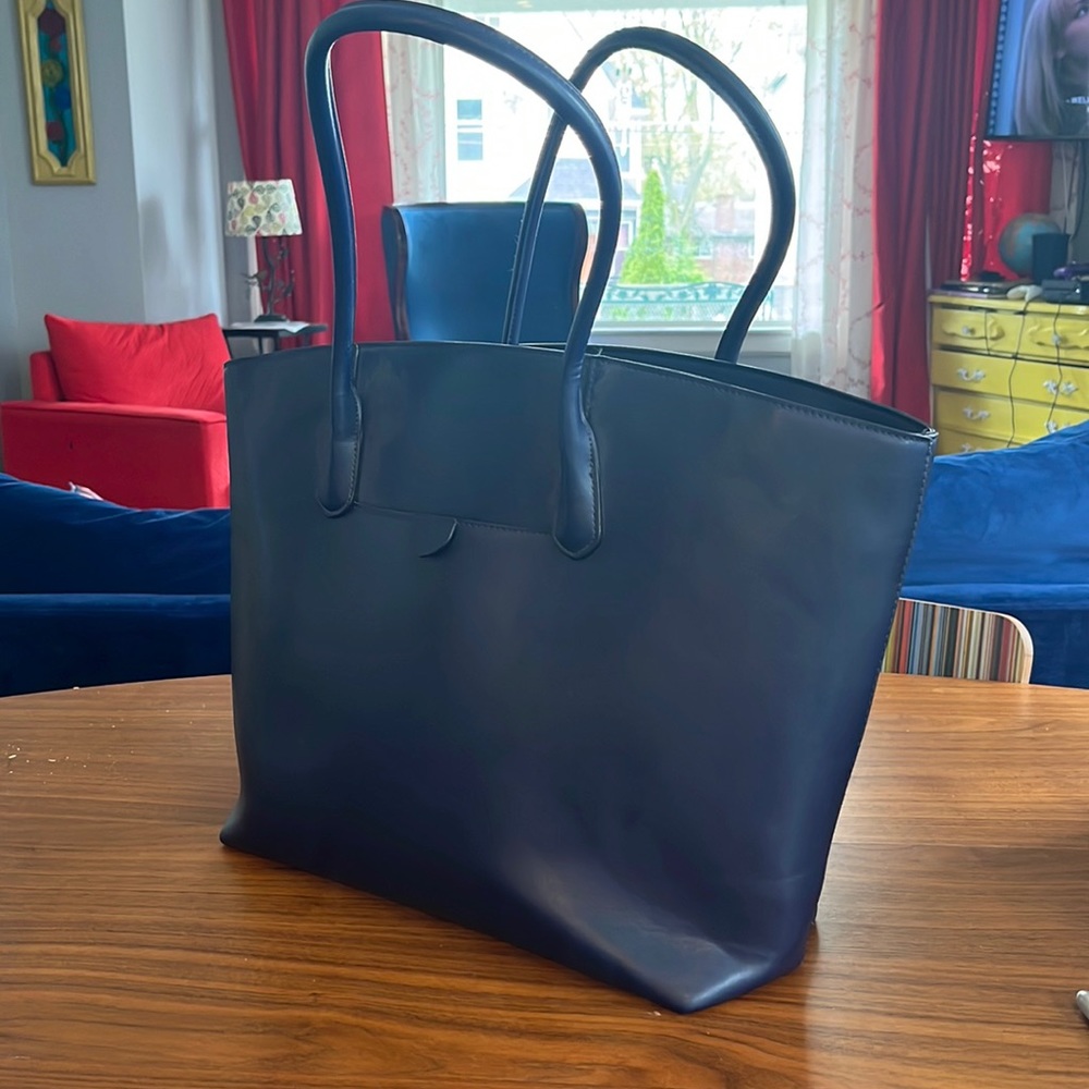 super cute navy purse!!
